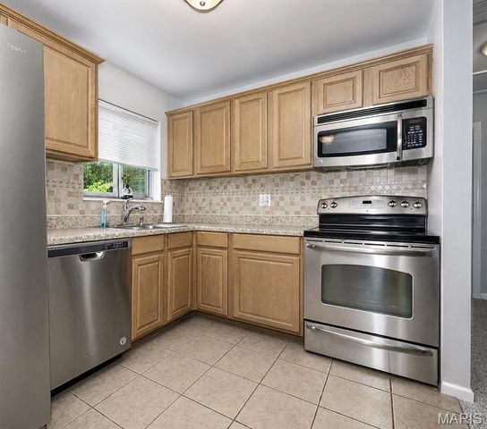 2305 Chelsea Court, High Ridge, MO 63049