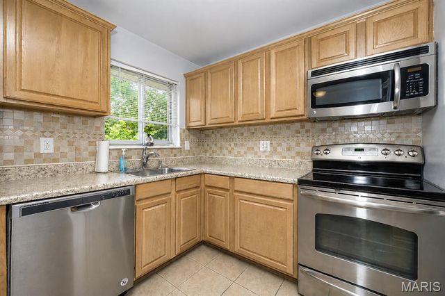 2305 Chelsea Court, High Ridge, MO 63049