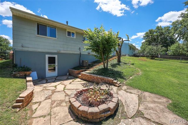 2305 Chelsea Court, High Ridge, MO 63049