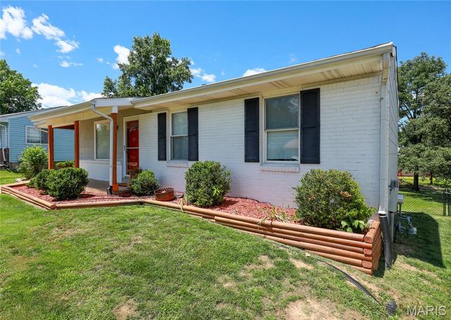 2305 Chelsea Court, High Ridge, MO 63049