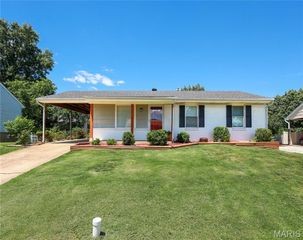 2305 Chelsea Court, High Ridge, MO 63049