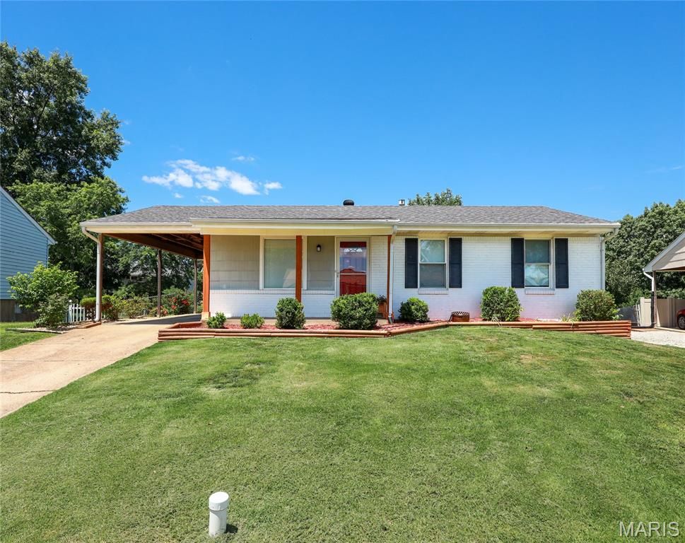 2305 Chelsea Court, High Ridge, MO 63049