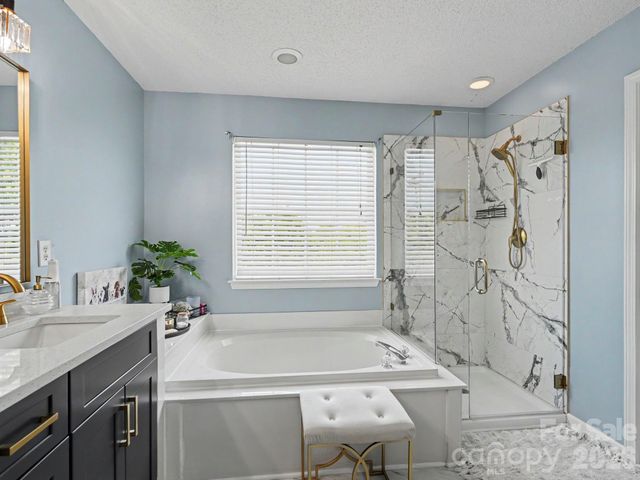 5716 Autumn Knoll Place NW, Concord, NC 28027