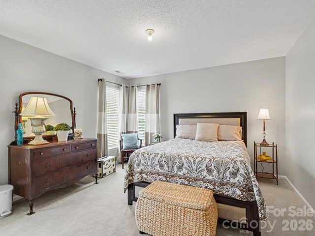 5716 Autumn Knoll Place NW, Concord, NC 28027