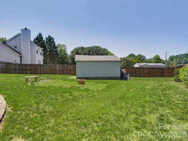 5716 Autumn Knoll Place NW, Concord, NC 28027