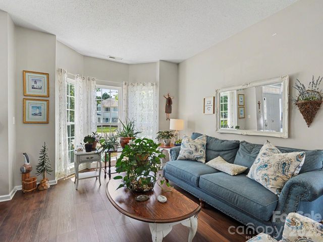 5716 Autumn Knoll Place NW, Concord, NC 28027