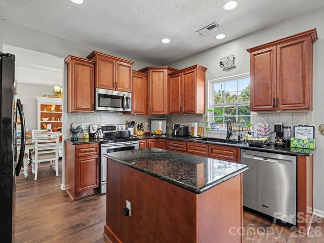 5716 Autumn Knoll Place NW, Concord, NC 28027