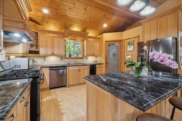 355 Santa Cruz Street, Boulder Creek, CA 95006