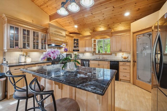 355 Santa Cruz Street, Boulder Creek, CA 95006