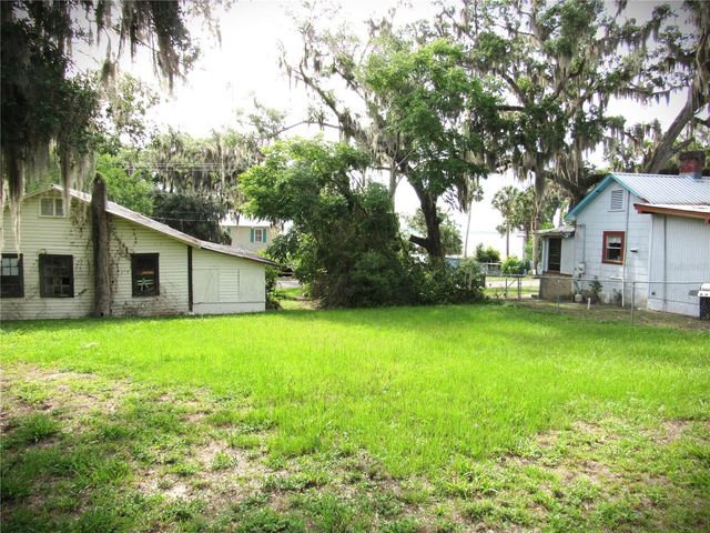 14 S LAKE STREET, Crescent City, FL 32112