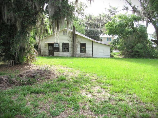 14 S LAKE STREET, Crescent City, FL 32112