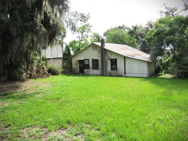 14 S LAKE STREET, Crescent City, FL 32112