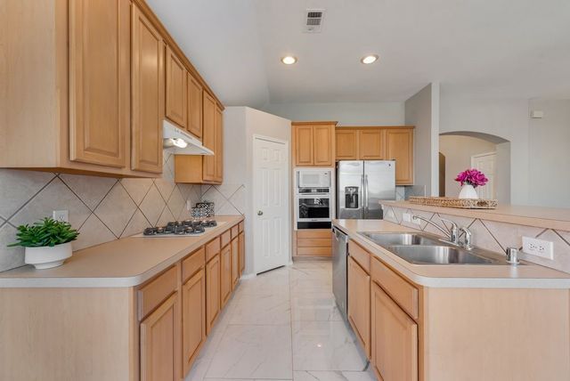 5820 Chatham Lane, The Colony, TX 75056