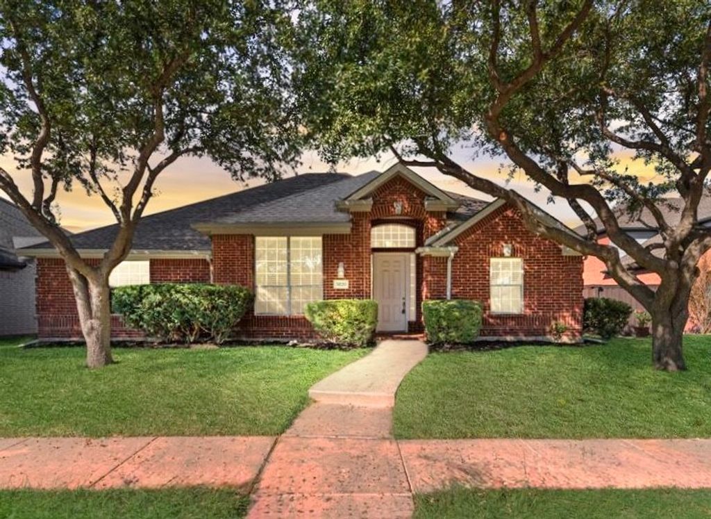 5820 Chatham Lane, The Colony, TX 75056