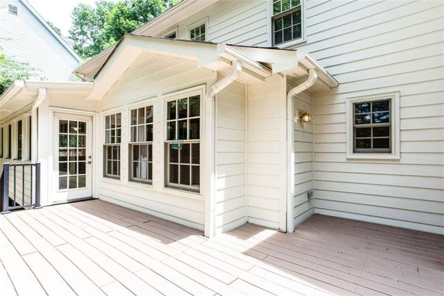 1405 Holly Lake Circle, Snellville, GA 30078