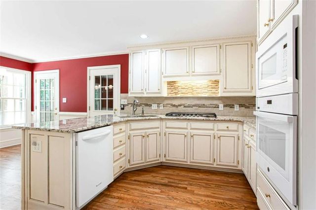1405 Holly Lake Circle, Snellville, GA 30078