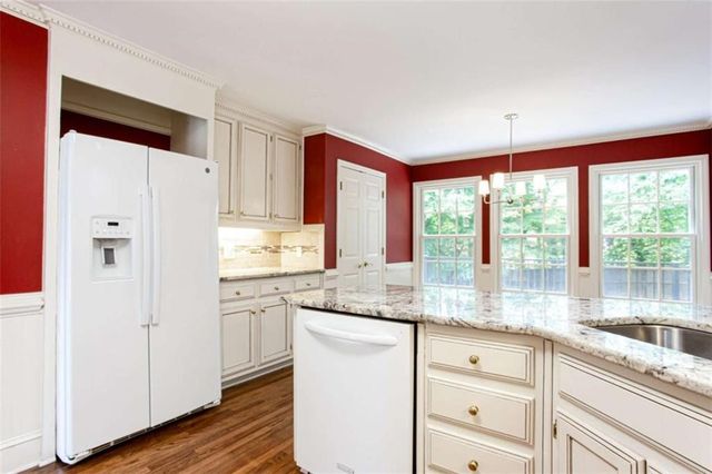 1405 Holly Lake Circle, Snellville, GA 30078