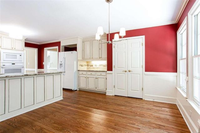 1405 Holly Lake Circle, Snellville, GA 30078