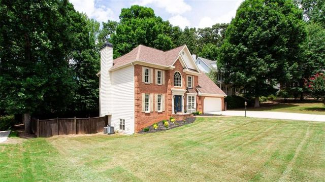 1405 Holly Lake Circle, Snellville, GA 30078
