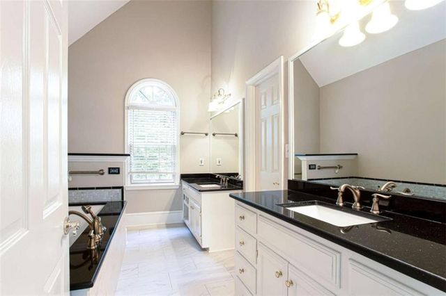 1405 Holly Lake Circle, Snellville, GA 30078