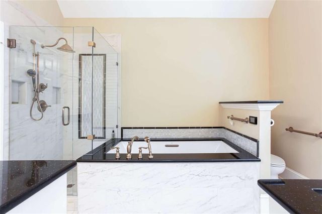 1405 Holly Lake Circle, Snellville, GA 30078