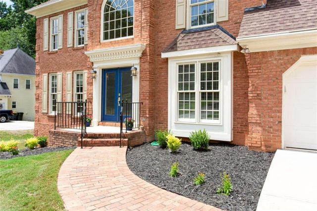 1405 Holly Lake Circle, Snellville, GA 30078