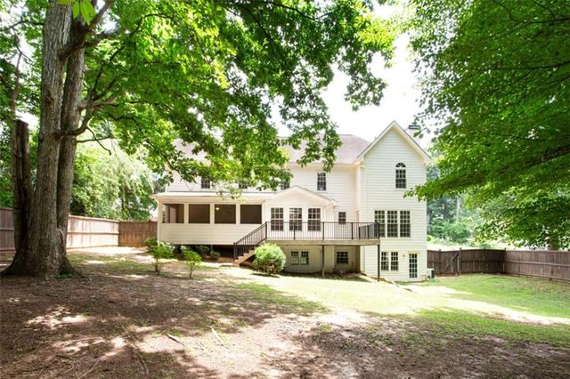 1405 Holly Lake Circle, Snellville, GA 30078