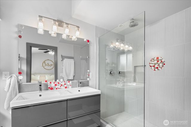 6205 NE 196th Street, Kenmore, WA 98028