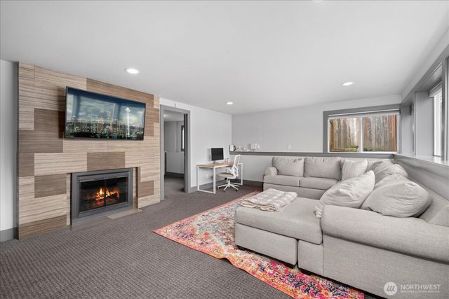 6205 NE 196th Street, Kenmore, WA 98028