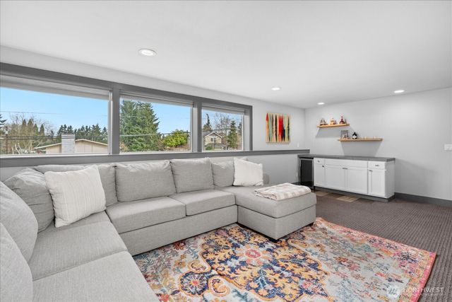 6205 NE 196th Street, Kenmore, WA 98028
