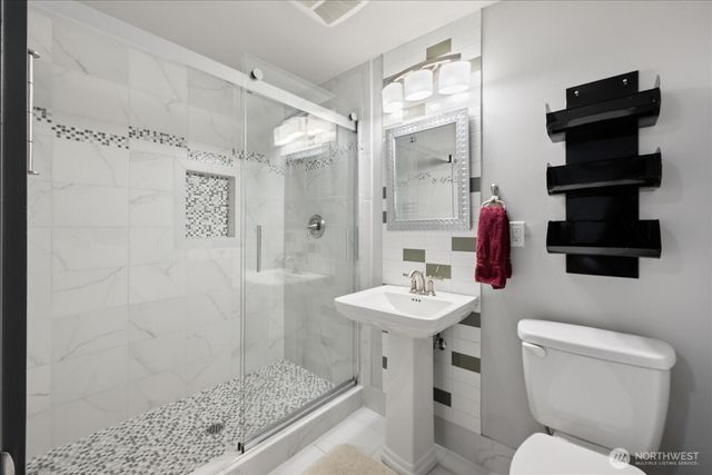 6205 NE 196th Street, Kenmore, WA 98028