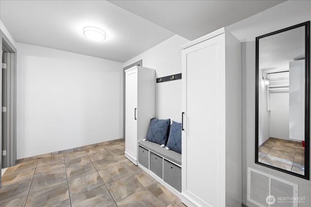 6205 NE 196th Street, Kenmore, WA 98028
