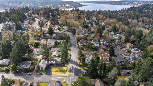 6205 NE 196th Street, Kenmore, WA 98028