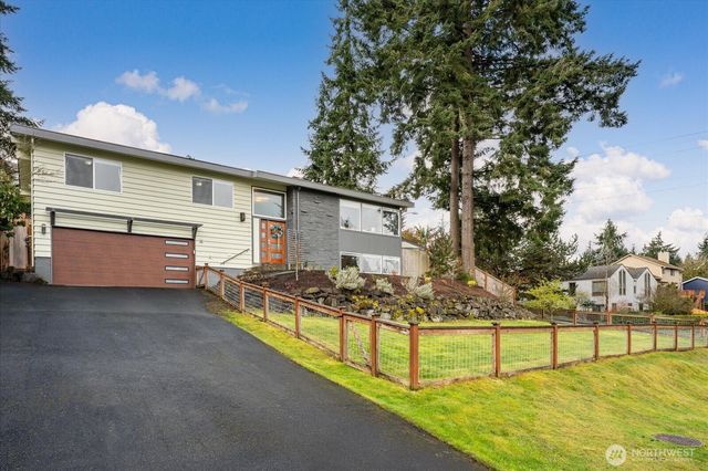 6205 NE 196th Street, Kenmore, WA 98028