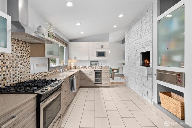 6205 NE 196th Street, Kenmore, WA 98028