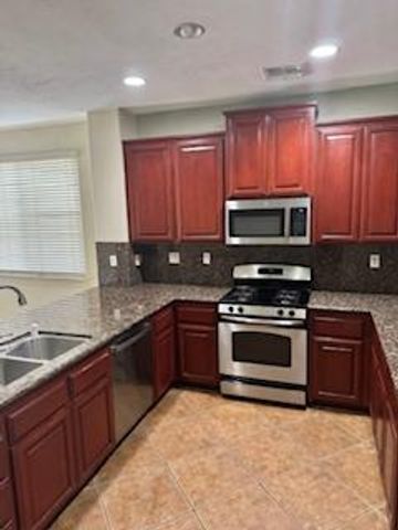 6098 Meeks Way, Sacramento, CA 95835