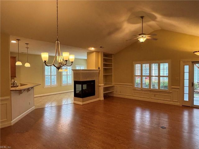1513 Rosehill DR, Chesapeake, VA 23320
