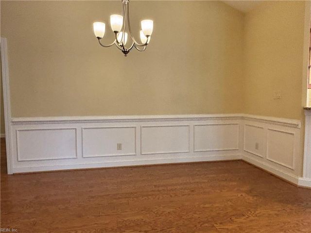 1513 Rosehill DR, Chesapeake, VA 23320