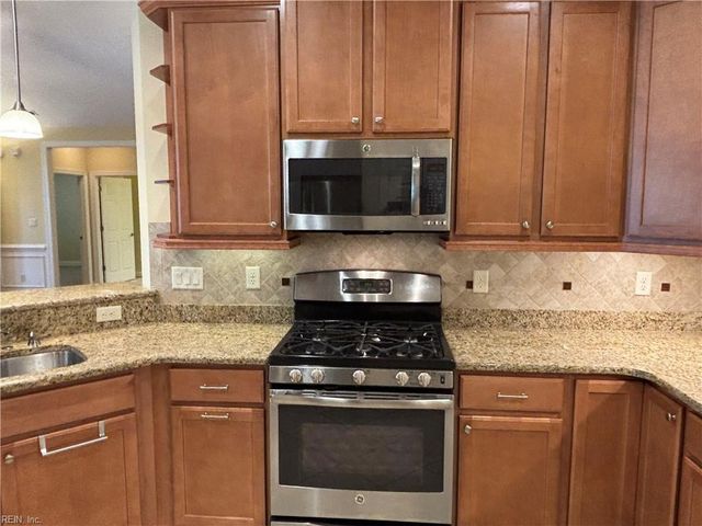 1513 Rosehill DR, Chesapeake, VA 23320