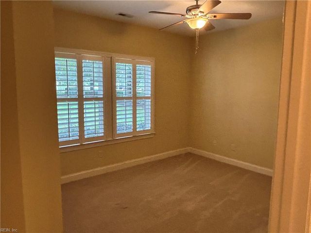 1513 Rosehill DR, Chesapeake, VA 23320