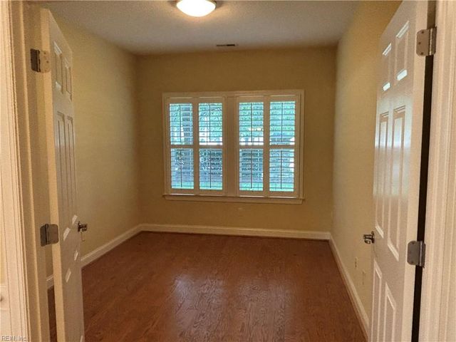 1513 Rosehill DR, Chesapeake, VA 23320