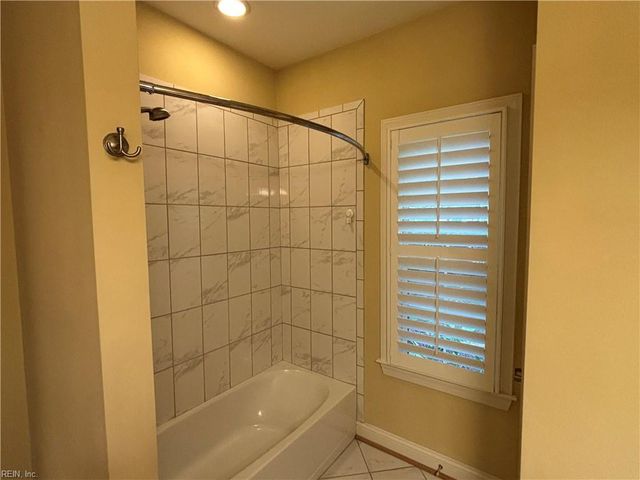 1513 Rosehill DR, Chesapeake, VA 23320