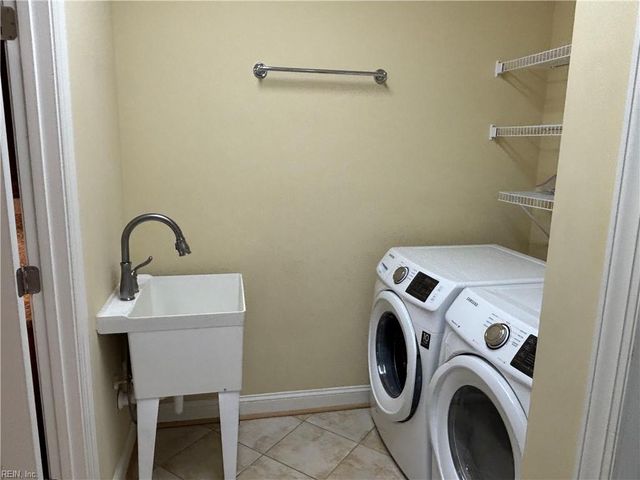 1513 Rosehill DR, Chesapeake, VA 23320