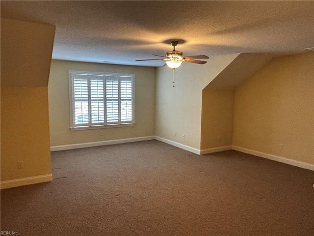 1513 Rosehill DR, Chesapeake, VA 23320