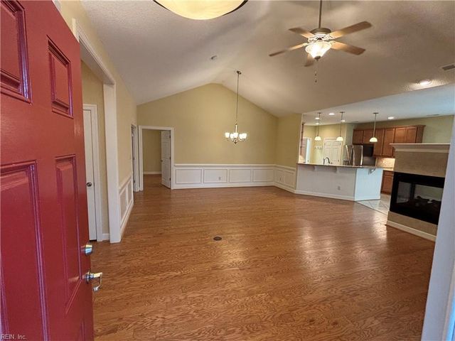 1513 Rosehill DR, Chesapeake, VA 23320