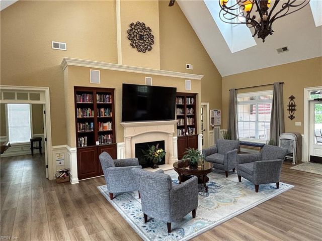 1513 Rosehill DR, Chesapeake, VA 23320