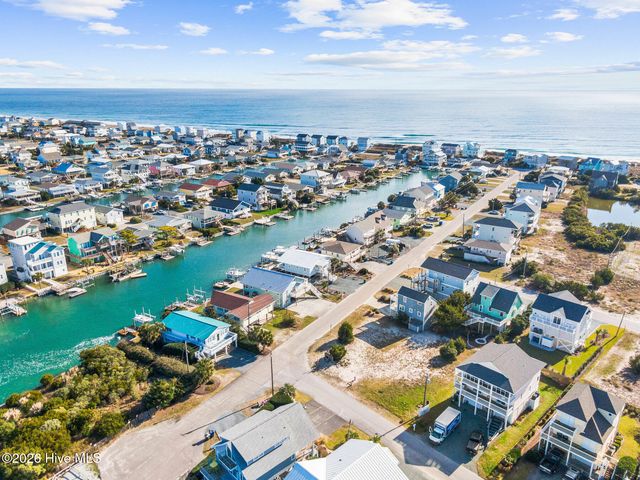 2103 Shoreline Drive, Holly Ridge, NC 28445