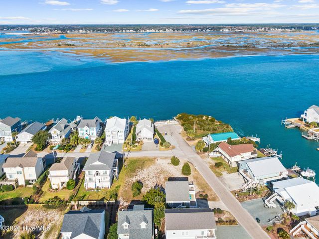 2103 Shoreline Drive, Holly Ridge, NC 28445