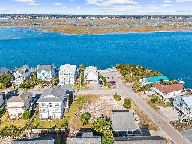 2103 Shoreline Drive, Holly Ridge, NC 28445