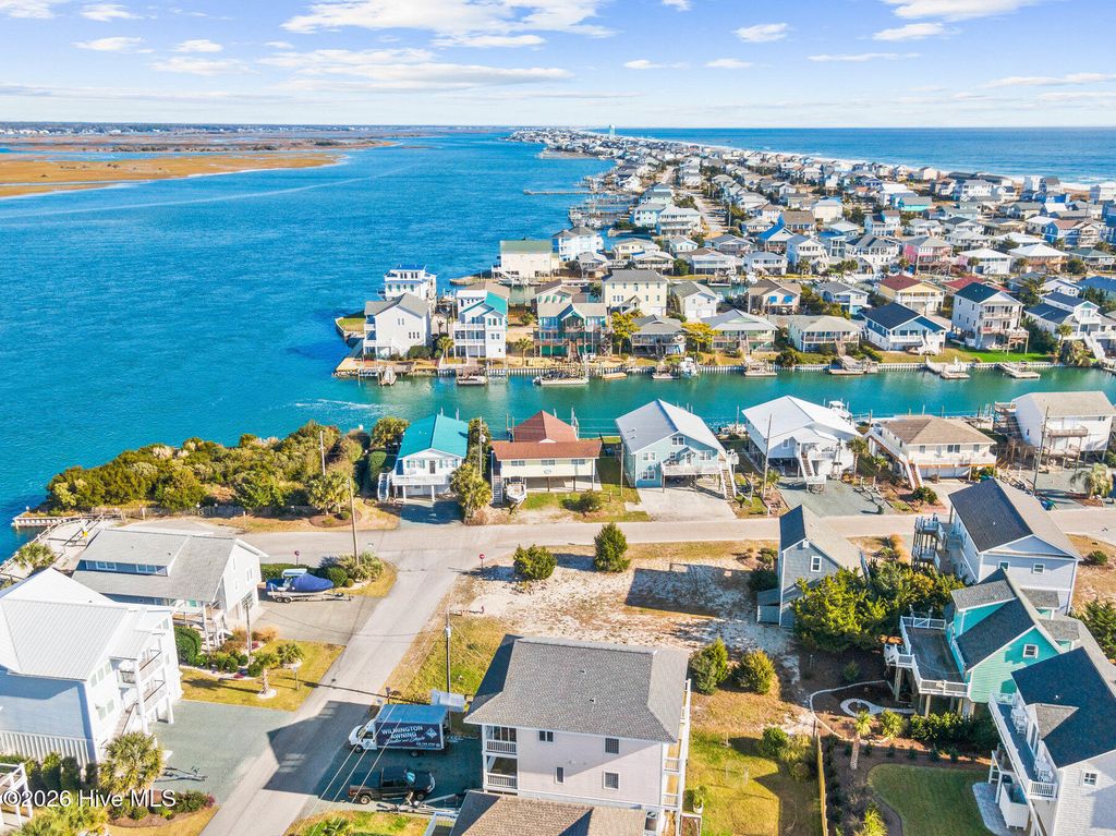 Image 13 of property listing at 2103 Shoreline Drive, Holly Ridge, NC 28445